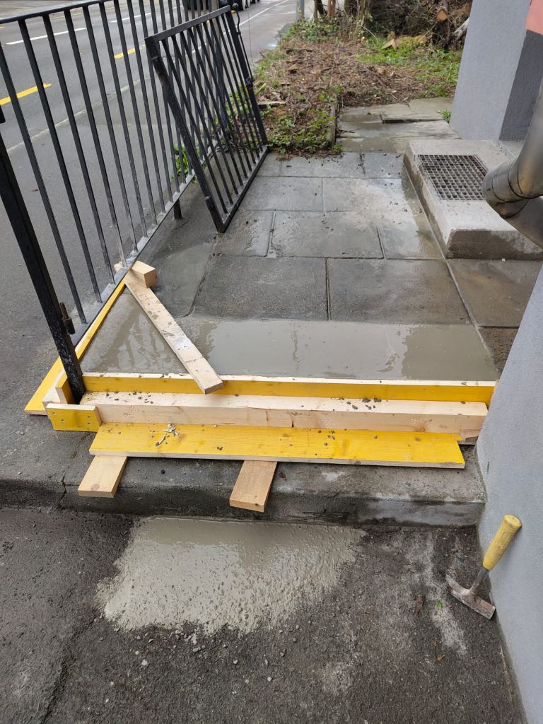 Betonstufe Hauseingang